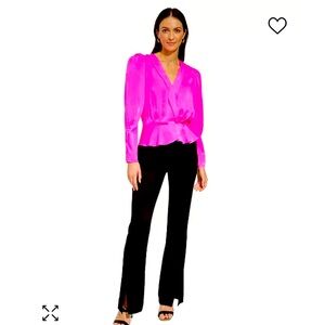 NWOT DKNY Surplice V-Neck Shirred Shoulder Peplum Top Size Medium